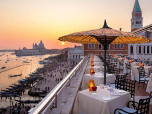 venice rooftop resturant umbrella