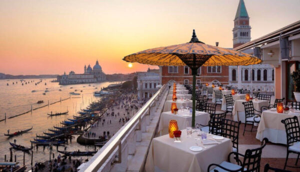 venice rooftop resturant umbrella